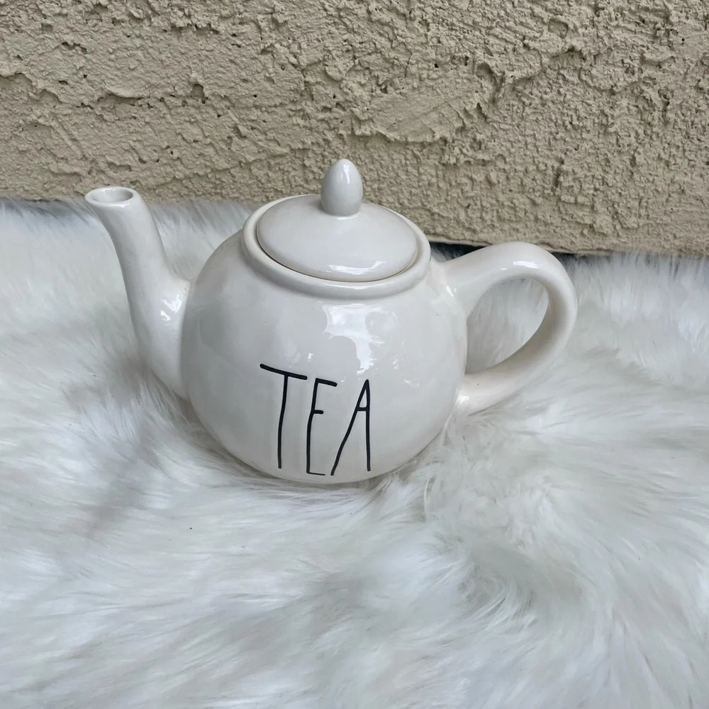 RAE DUNN TEAPOT